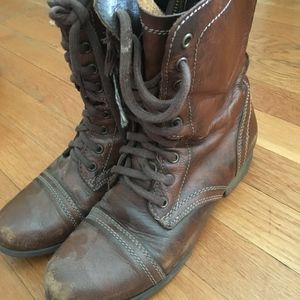 Steve Madden Lace up boots size 9